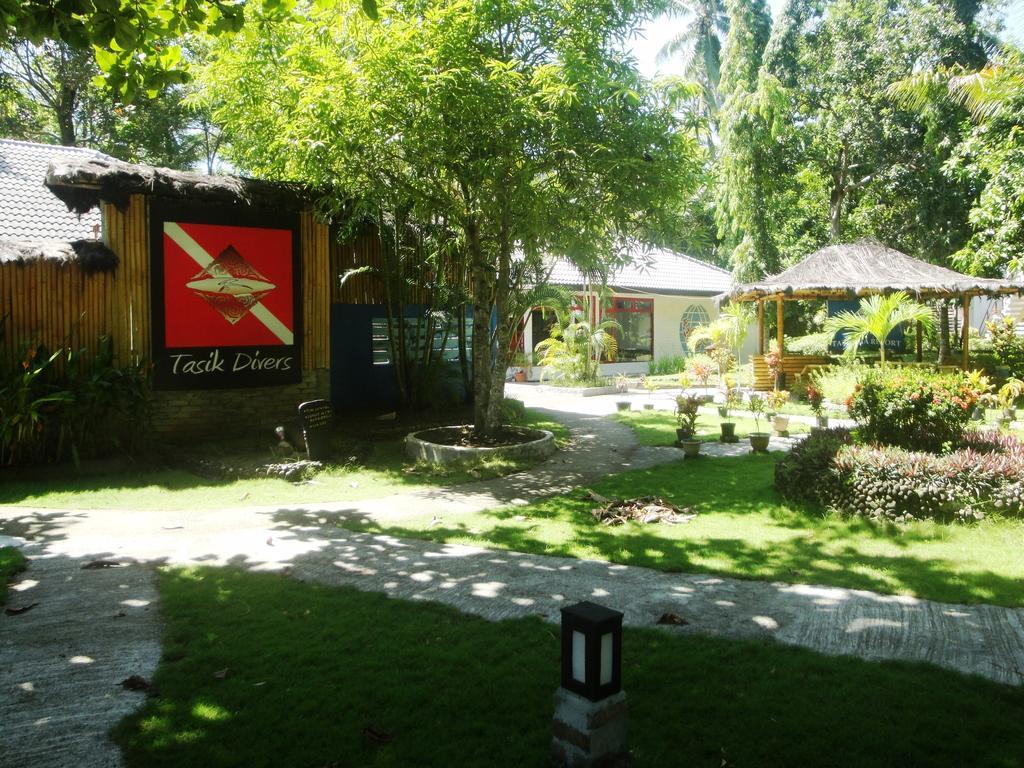 Tasik Ria Resort Manado Exterior foto